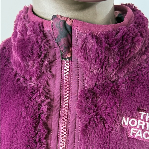 The North Face Reversible Burgundy Women Puffer Jacket - Pink and Purple Floral - Picture 11 of 14